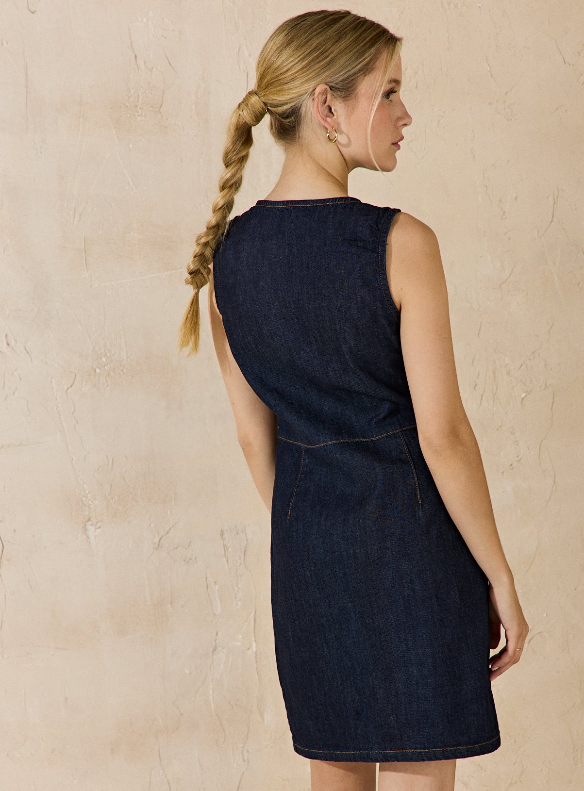 EVERBELLE Dark Denim Scallop Neck Pinafore Dress 22 - Image 4 thumbnail